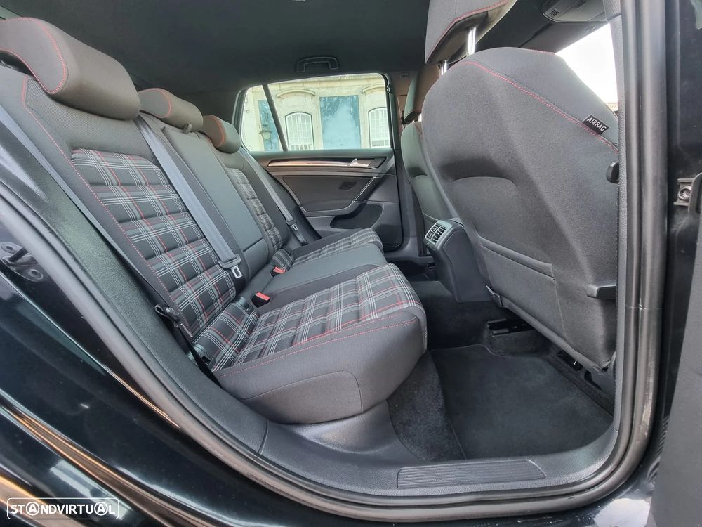 VW Golf GTI BlueMotion DSG - 12