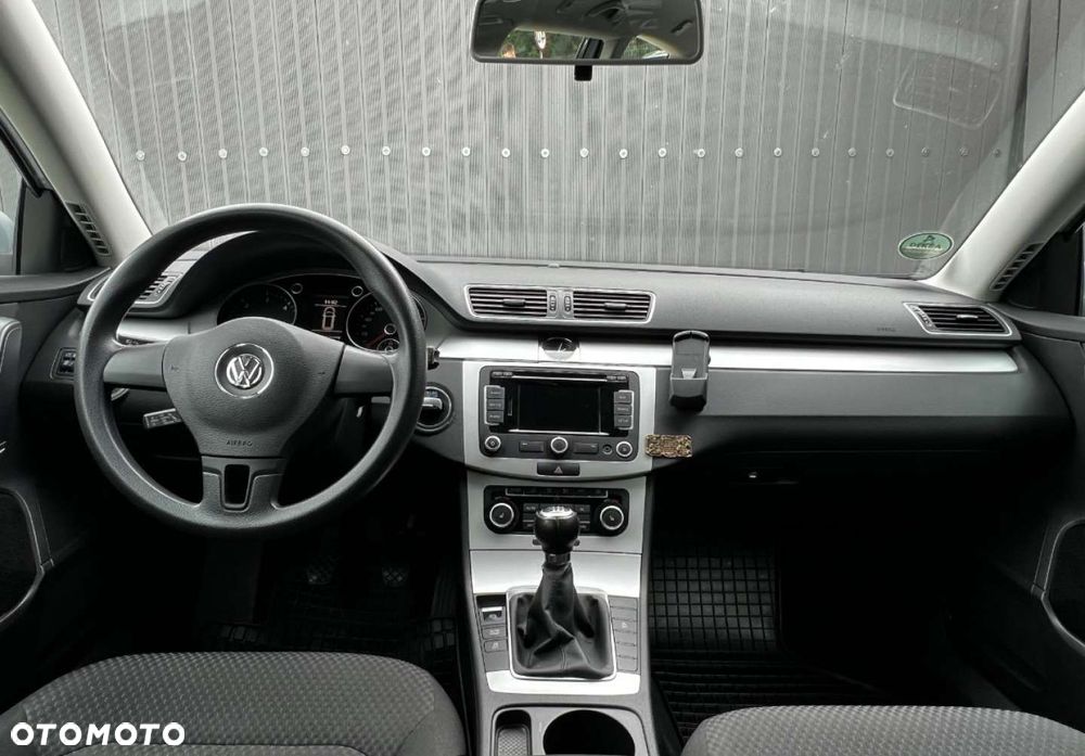 Volkswagen Passat - 10