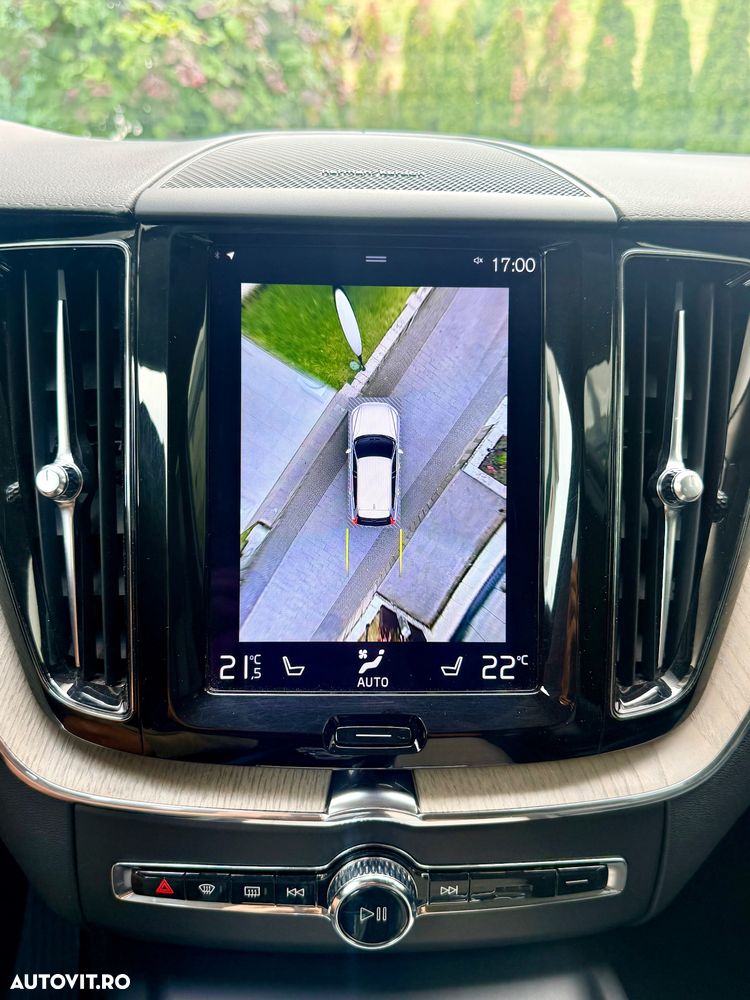Volvo XC 60 B4 D AWD Plus Dark - 18