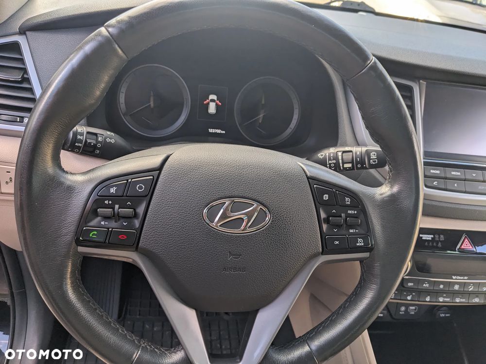 Hyundai Tucson 2.0 CRDI 4WD Premium - 26