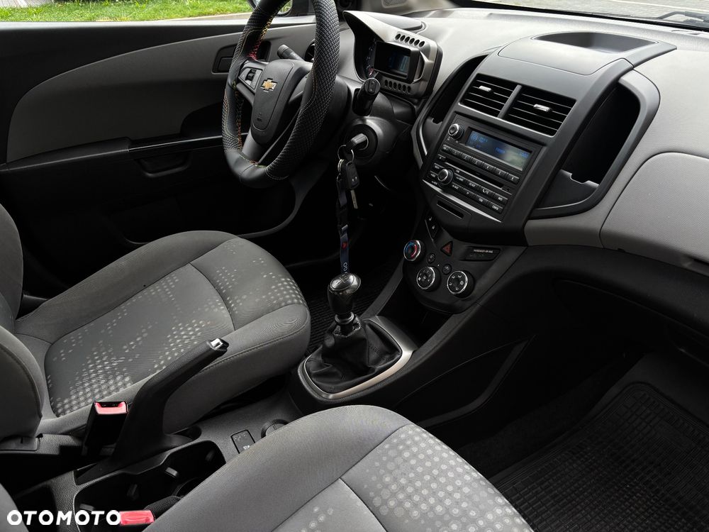 Chevrolet Aveo - 11