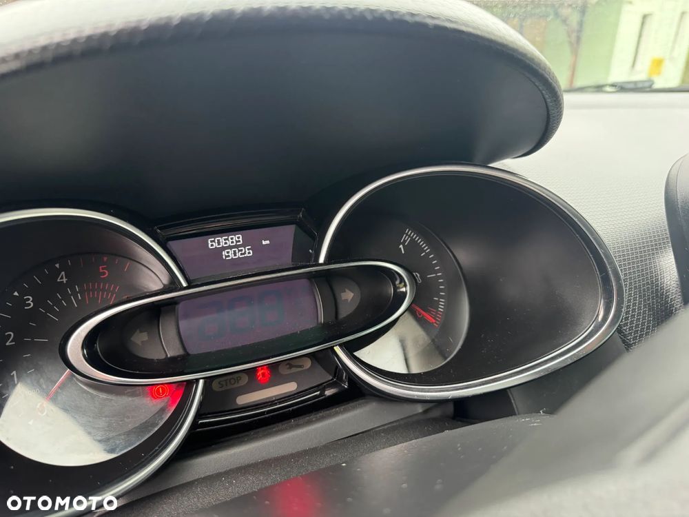 Renault Clio - 17