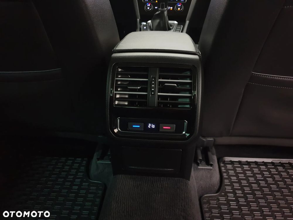Volkswagen Passat 2.0 TDI BMT Highline - 25