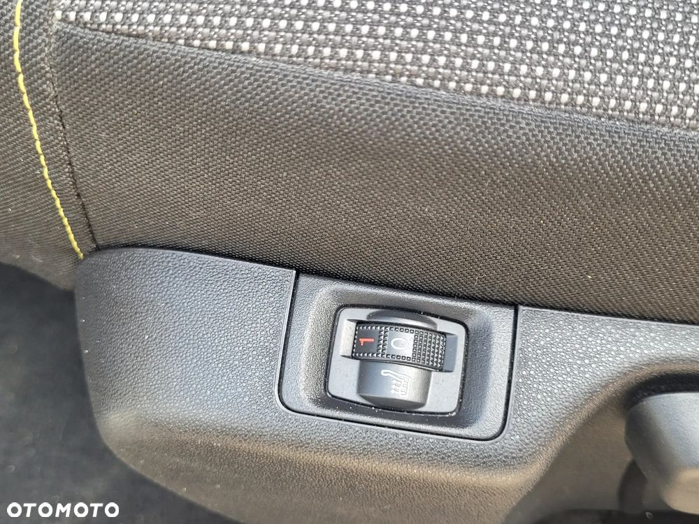 Citroën C3 1.2 PureTech Shine - 23