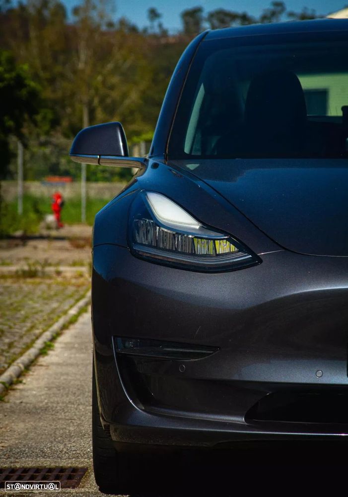 Tesla Model 3 - 12
