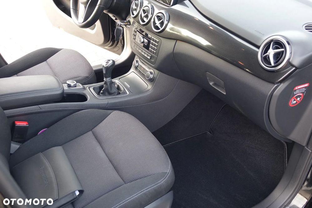 Mercedes-Benz Klasa B 180 - 12