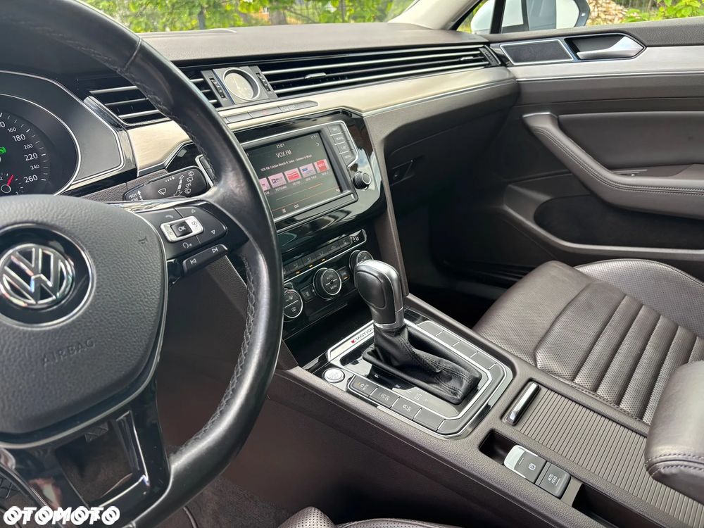 Volkswagen Passat 2.0 TDI Bi-Turbo BMT 4Mot Highline DSG - 8