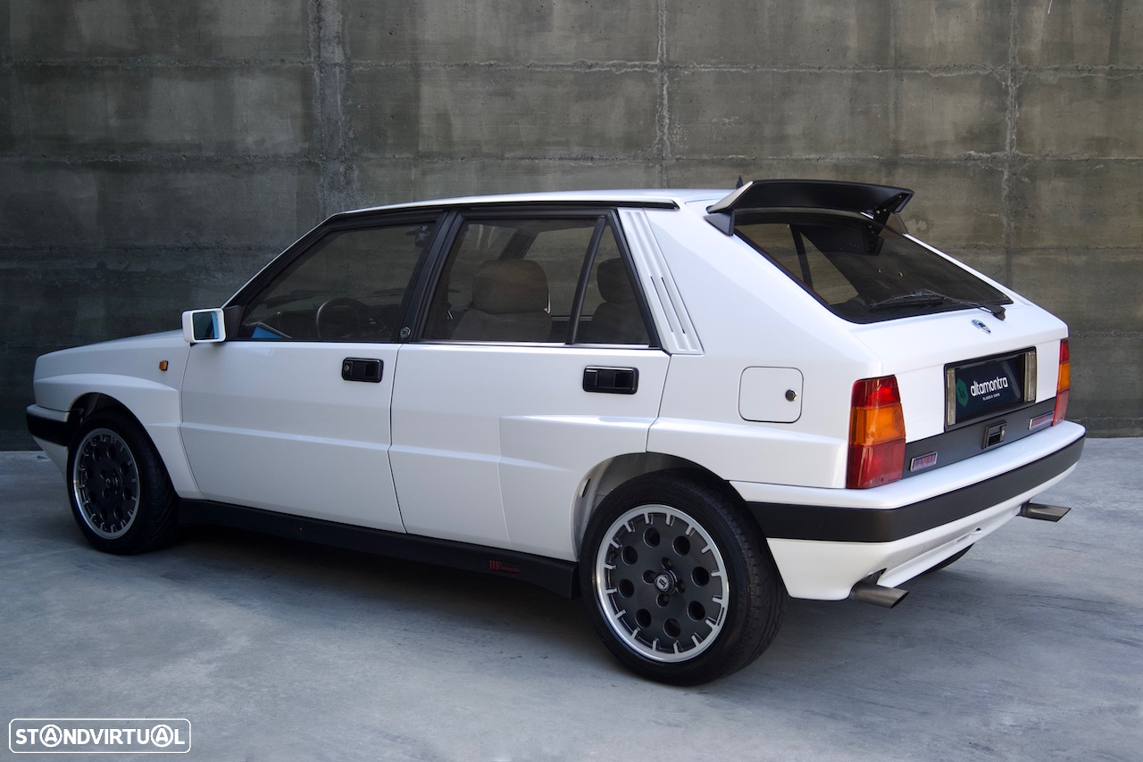 Lancia Delta 2.0 HF Integrale - 10
