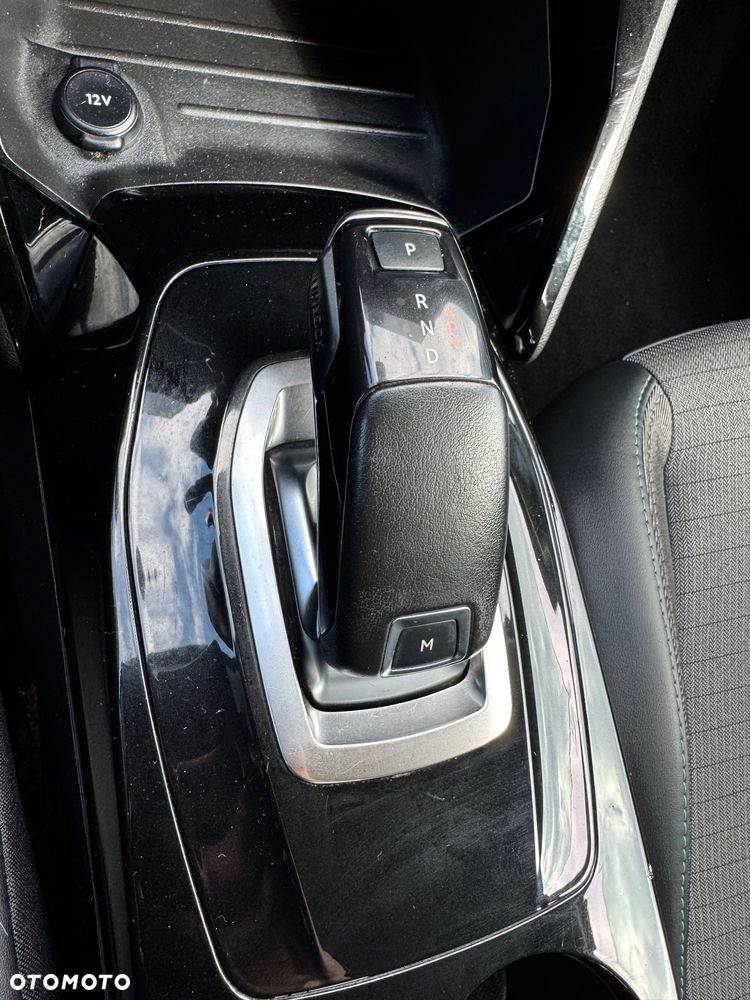Peugeot 208 - 13