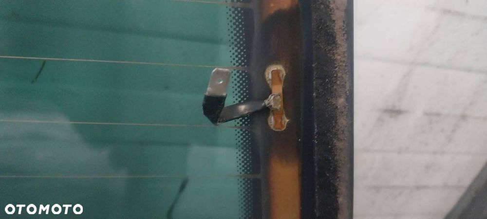 SZYBA TYŁ KLAPY BAGAŻNIKA VOLKSWAGEN TOURAN I - 3