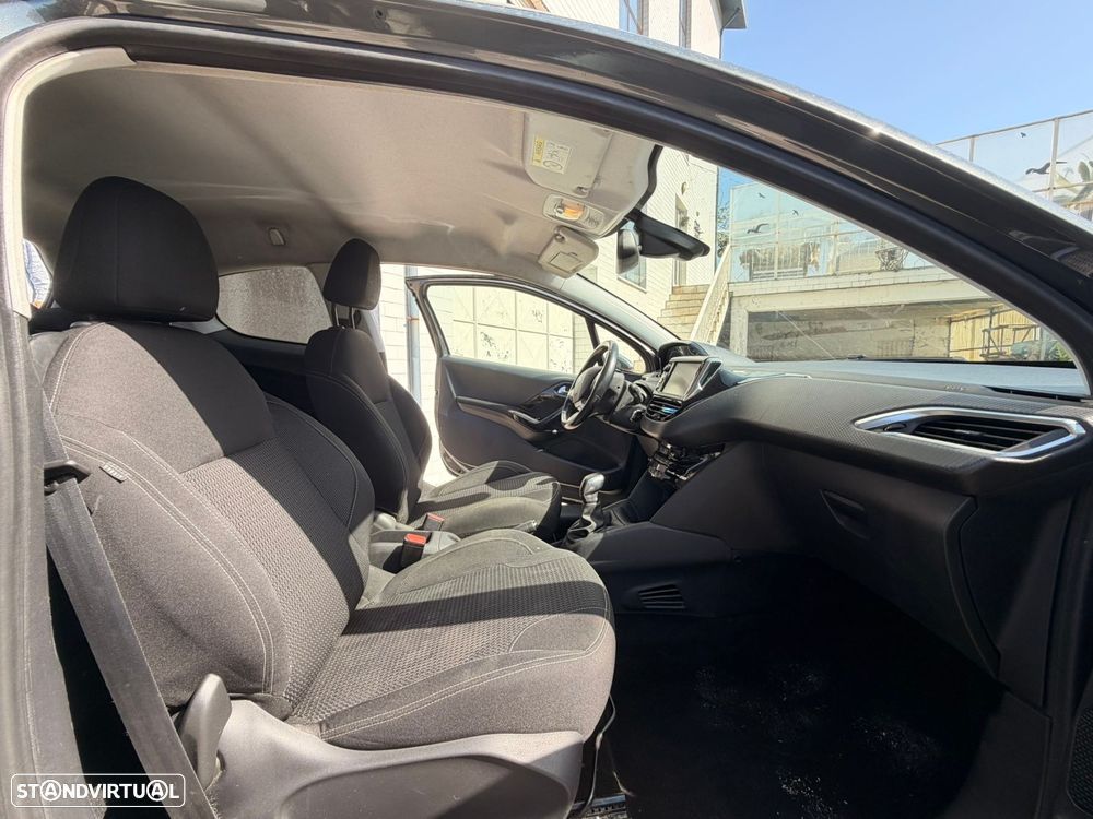 Peugeot 208 1.2 PureTech Allure - 14