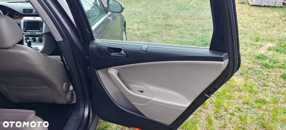 Volkswagen Passat 2.0 TDI DPF Highline DSG - 16