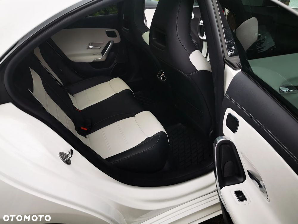 Mercedes-Benz CLA 250 4-Matic AMG Line 7G-DCT - 26