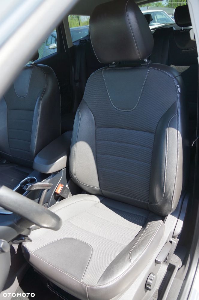 Ford Kuga 2.0 TDCi 4x4 Titanium - 23