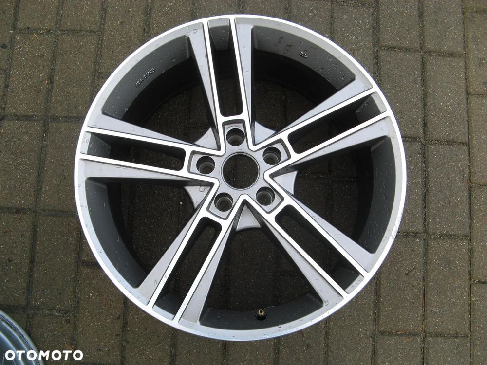 ALUTEC FELGA ALUMINIOWA 88519 8,5Jx19 ET40 5x112 - 1