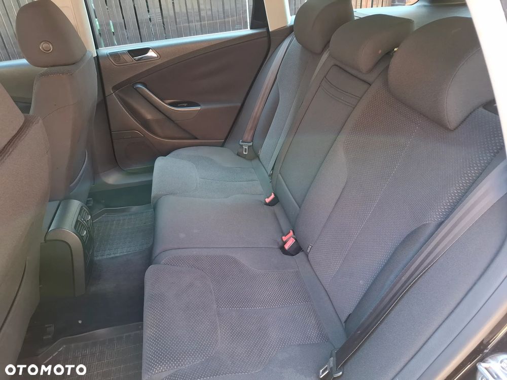 Volkswagen Passat 1.9 TDI Comfortline - 8