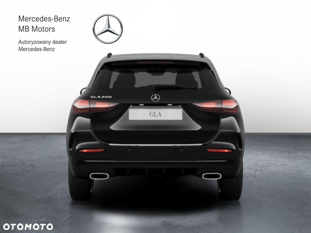 Mercedes-Benz GLA - 3