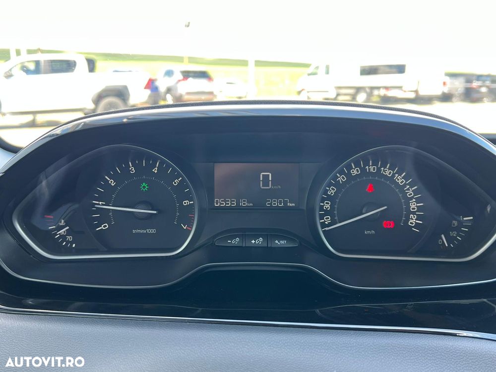 Peugeot 208 1.2 L PureTech Allure - 20