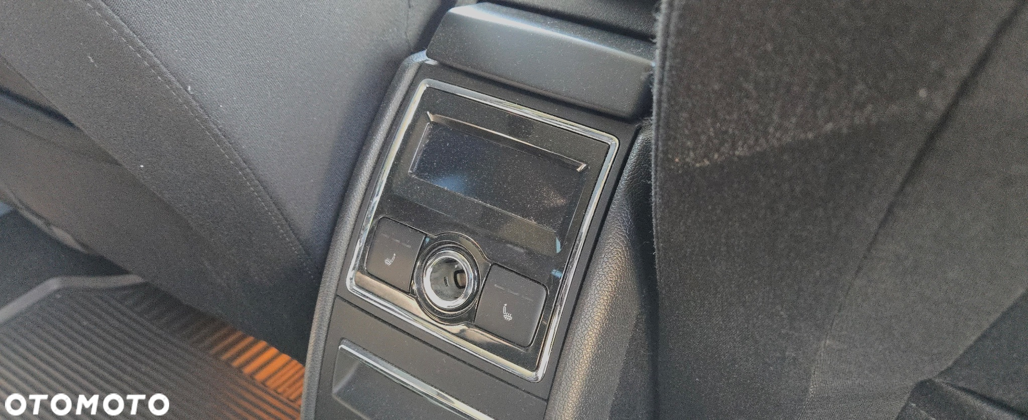 Skoda Superb 2.0 TDI Elegance DSG - 22