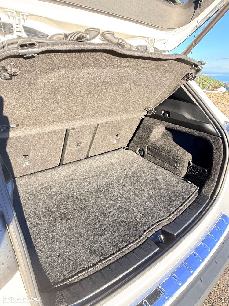 Mercedes-Benz EQA 250 - 13