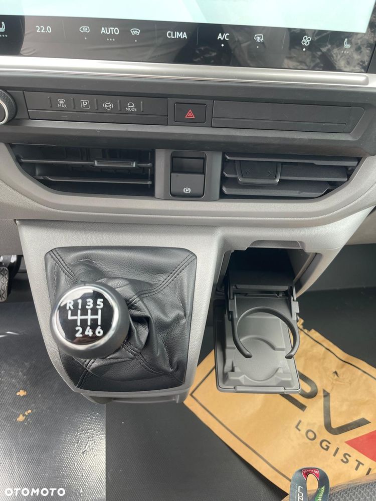 Volkswagen Transporter - 28