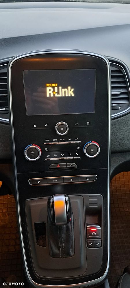 Renault Scenic 1.5 dCi Life EDC - 22