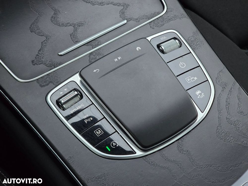 Mercedes-Benz GLC - 24