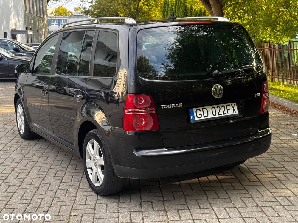 Volkswagen Touran 1.9 TDI DPF Trendline DSG - 8