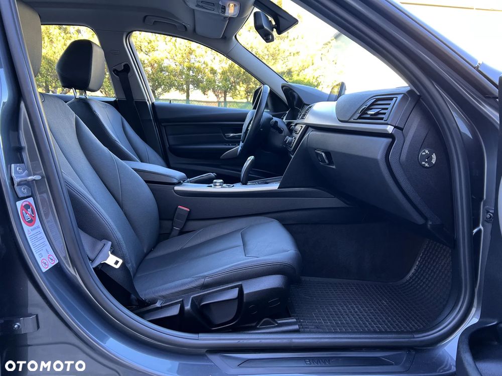 BMW Seria 3 316i - 24