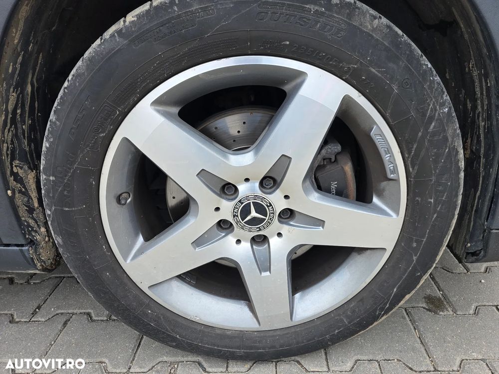 Mercedes-Benz GLA - 8