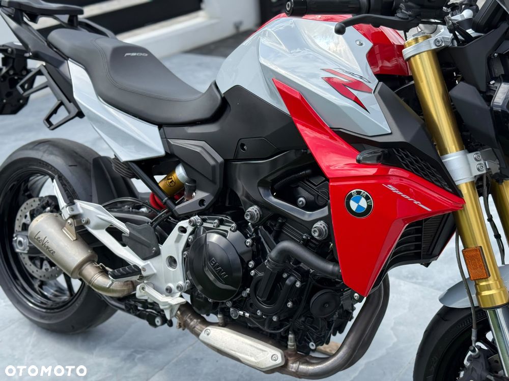 BMW F - 15