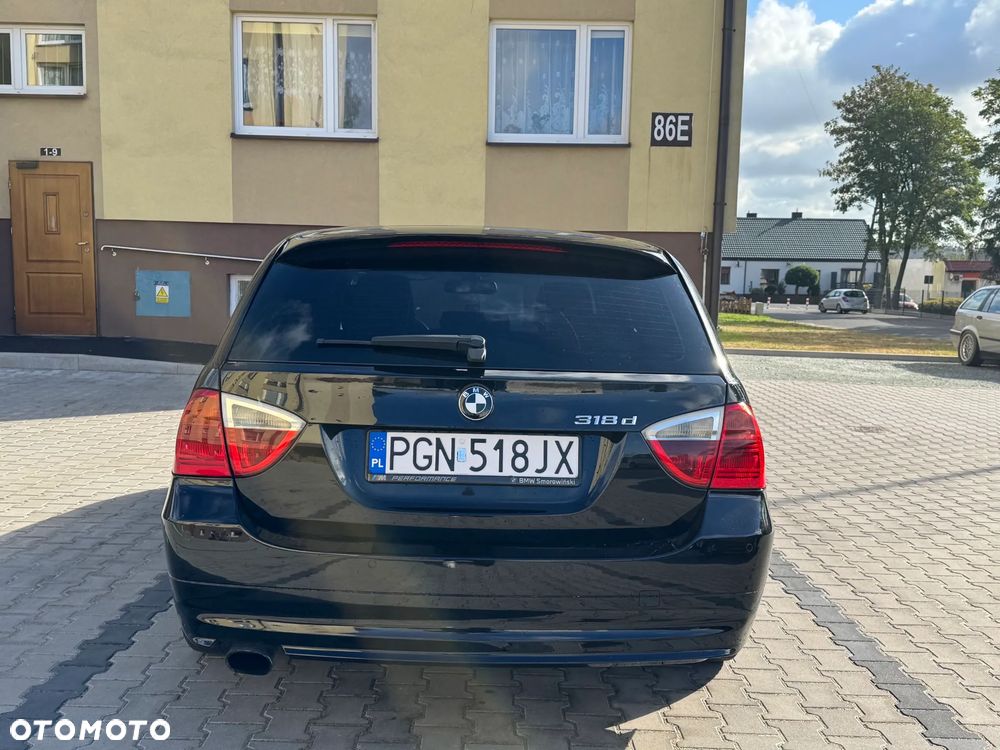 BMW Seria 3 318d - 4