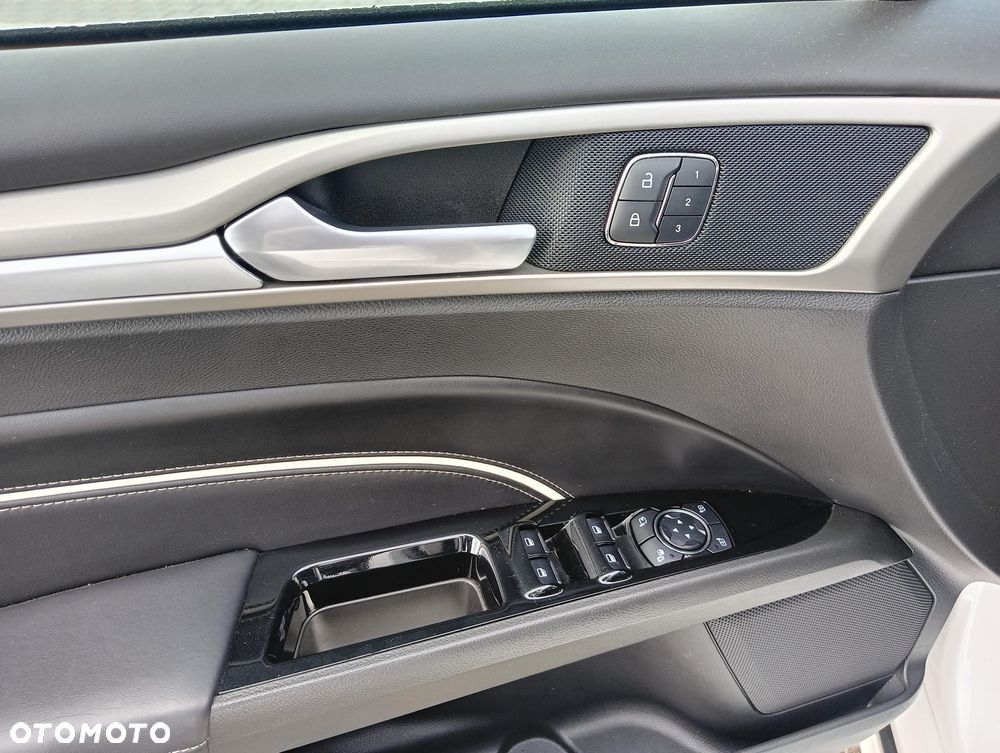 Ford Mondeo 2.0 Hybrid Vignale Plus - 11