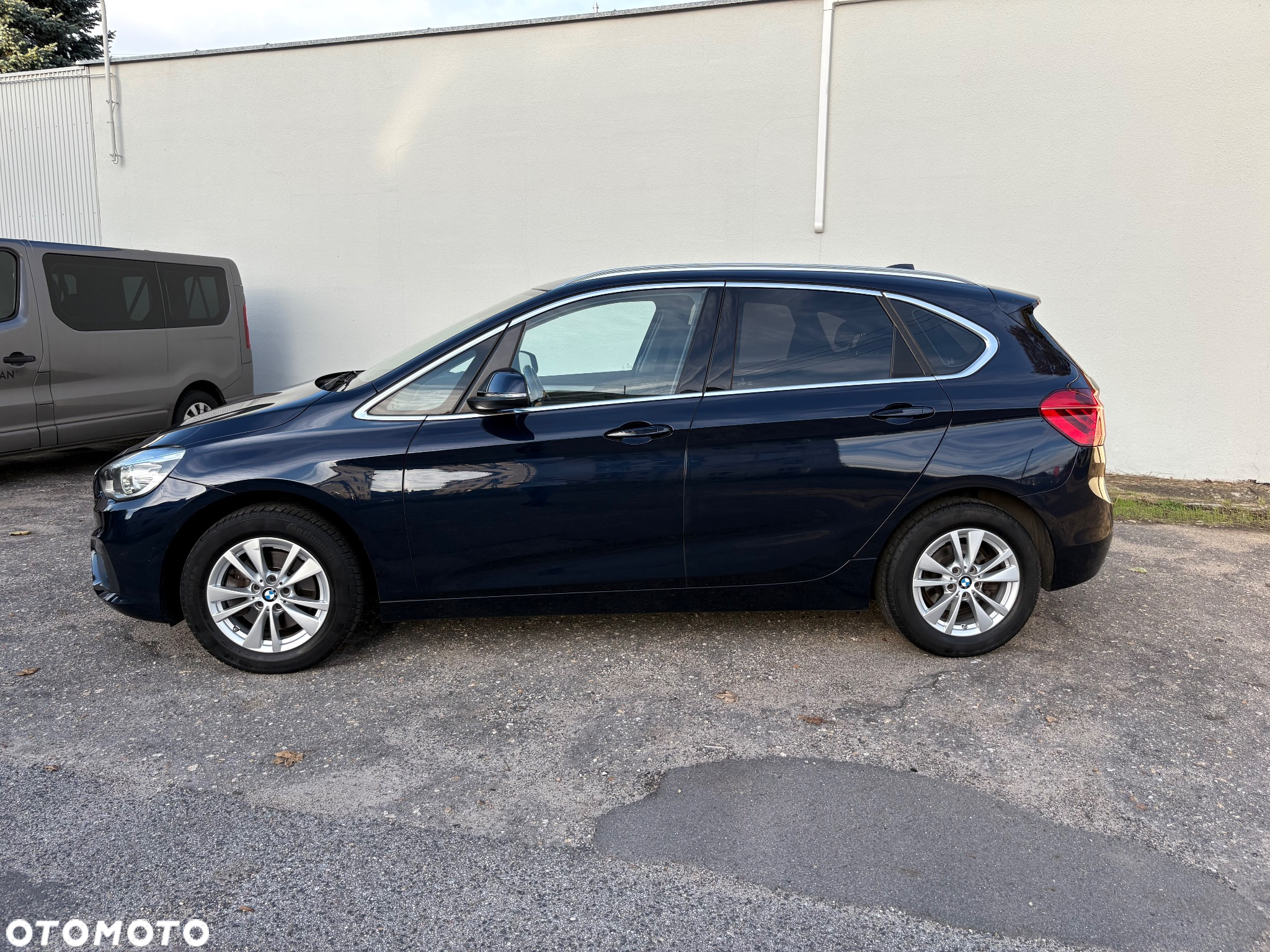 BMW Seria 2 218i Active Tourer - 2