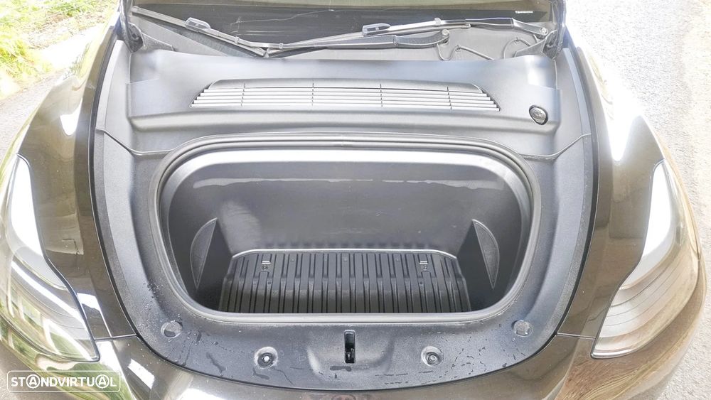 Tesla Model Y Long Range Dual Motor AWD - 40