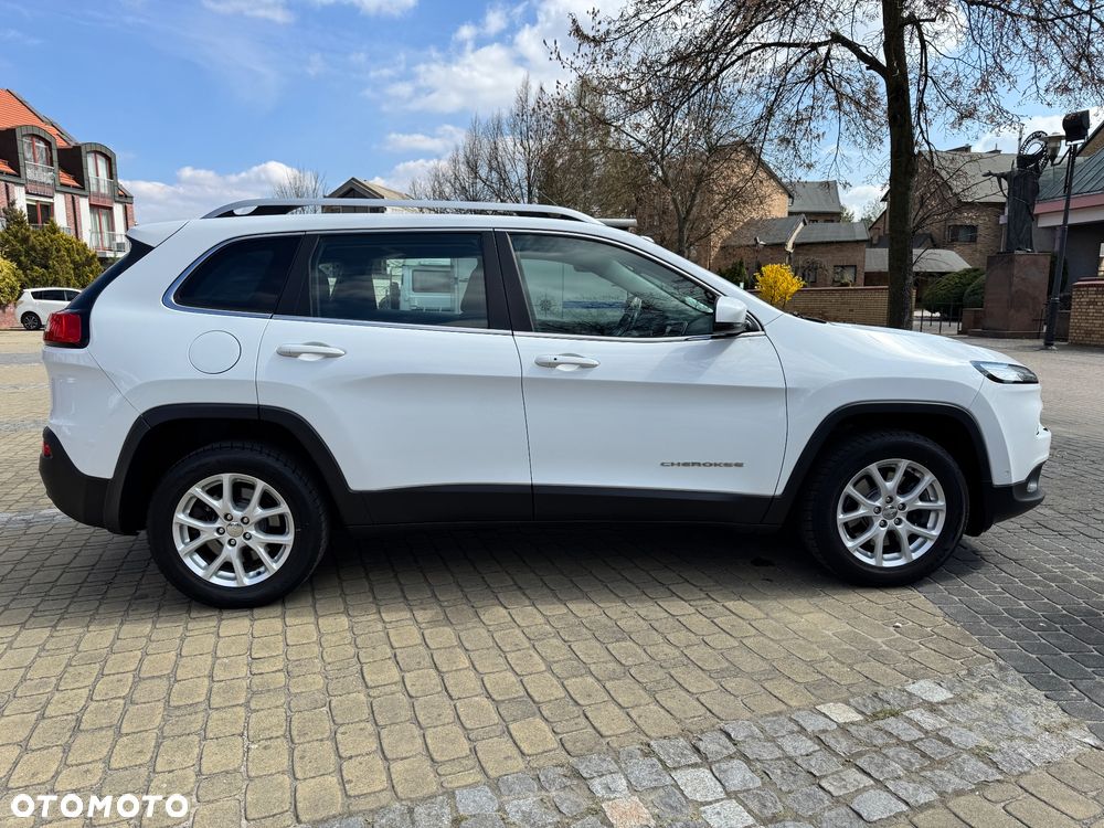 Jeep Cherokee - 12