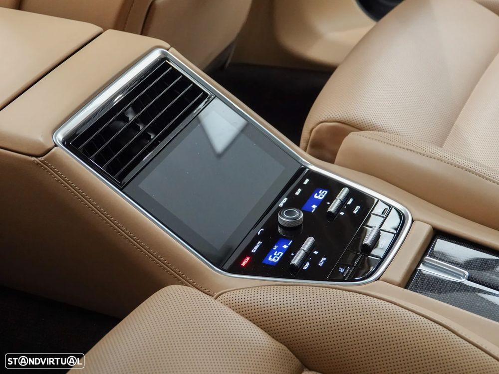 Porsche Panamera Sport Turismo Turbo - 43