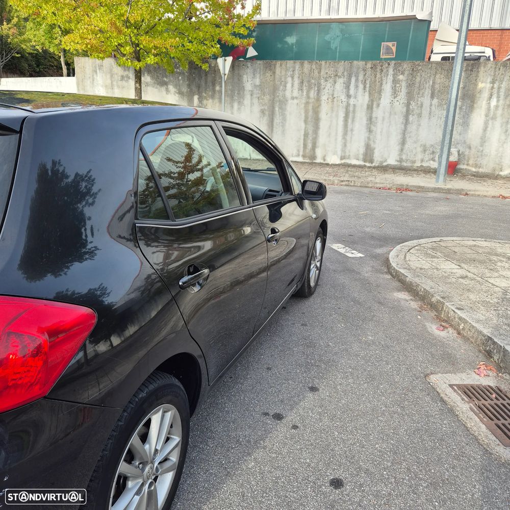 Toyota Auris 1.4 D-4D - 3