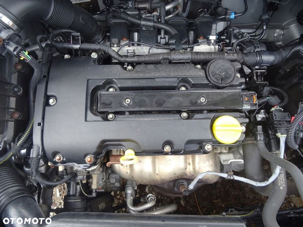 SILNIK OPEL CORSA D 1.2 16V A12XER KOMPLETNY Z OSPRZĘTEM - 1