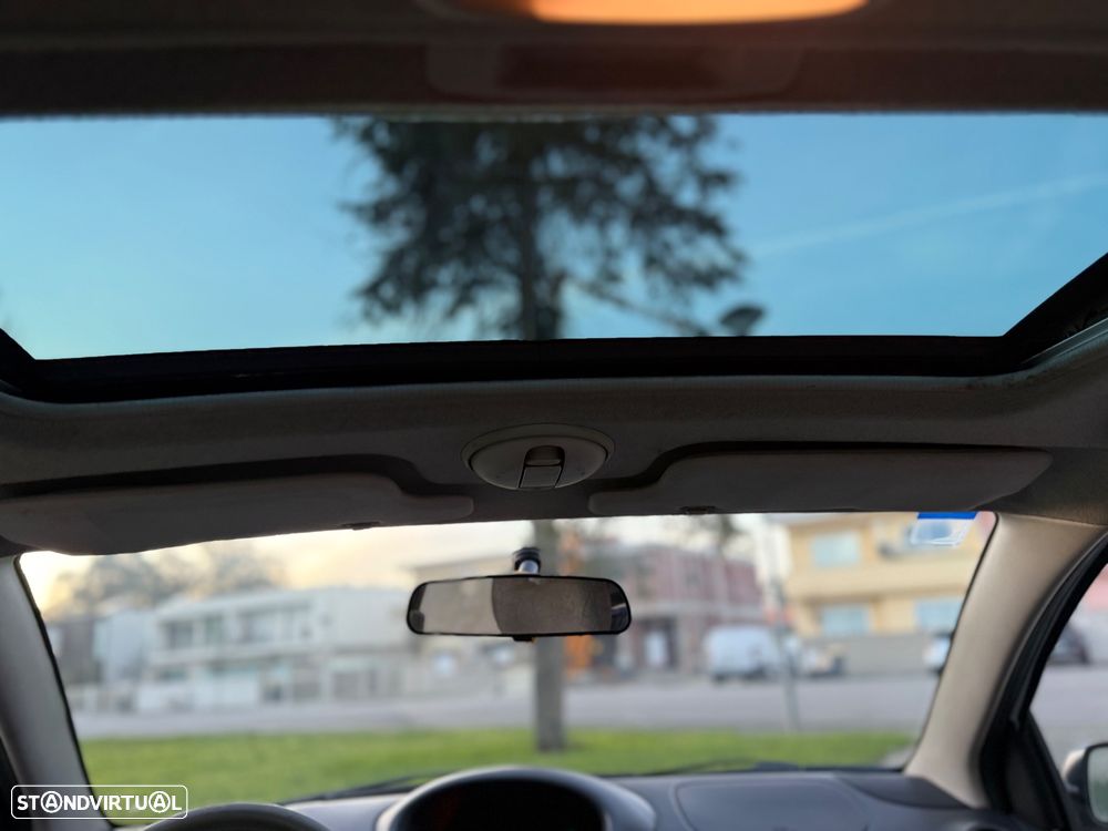 Toyota Yaris 1.0 Luna TA - 10