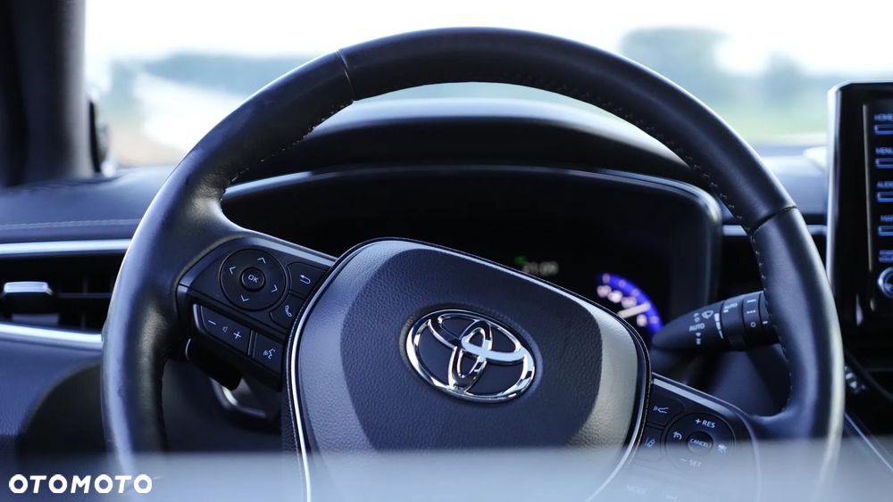 Toyota Corolla 2.0 Hybrid Executive - 32
