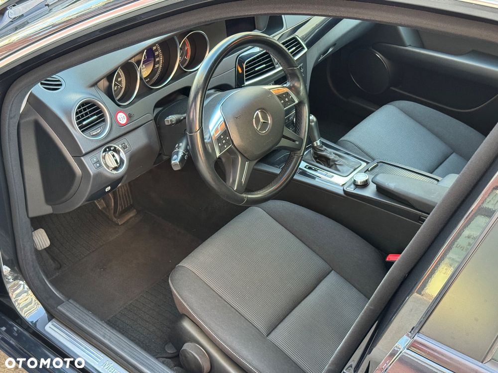 Mercedes-Benz Klasa C 180 CDI DPF (BlueEFFICIENCY) 7G-TRONIC - 22