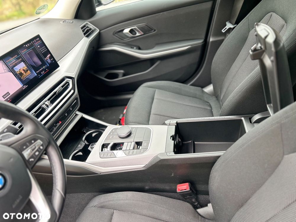 BMW Seria 3 320d mHEV sport - 26