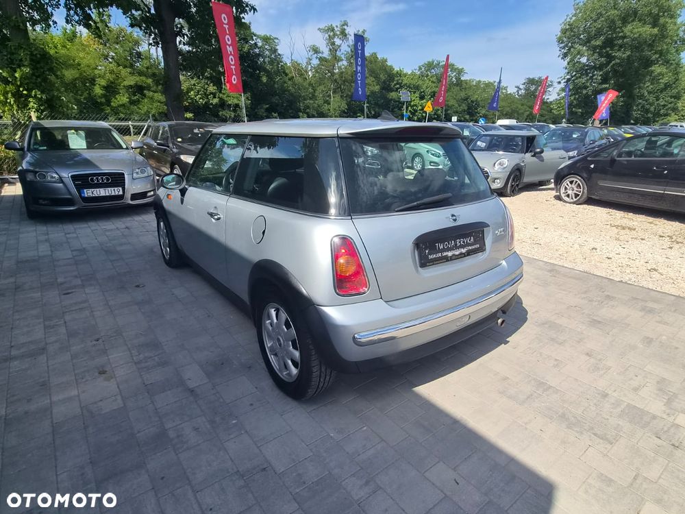 MINI Cooper Standard - 4