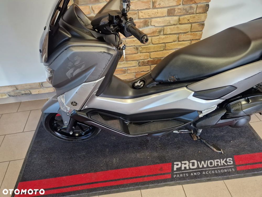 Yamaha NMAX - 10