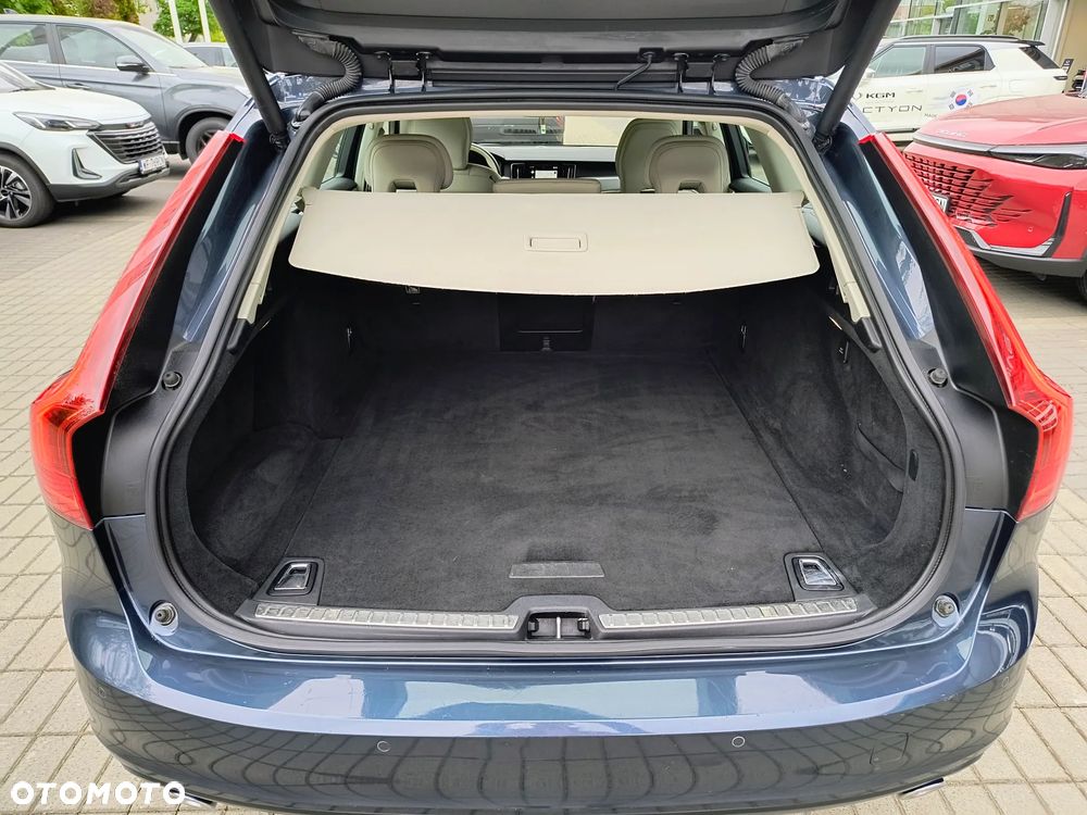 Volvo V90 D4 Momentum Pro - 30