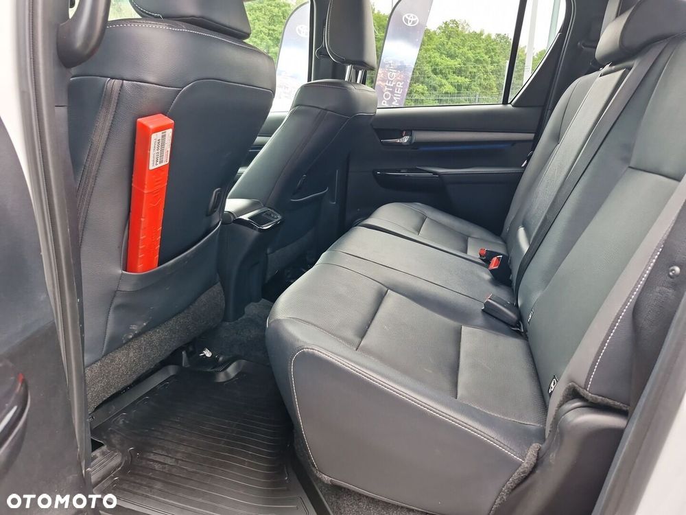 Toyota Hilux 2.8 D-4D mHEV Double Cab Invincible 4x4 - 11