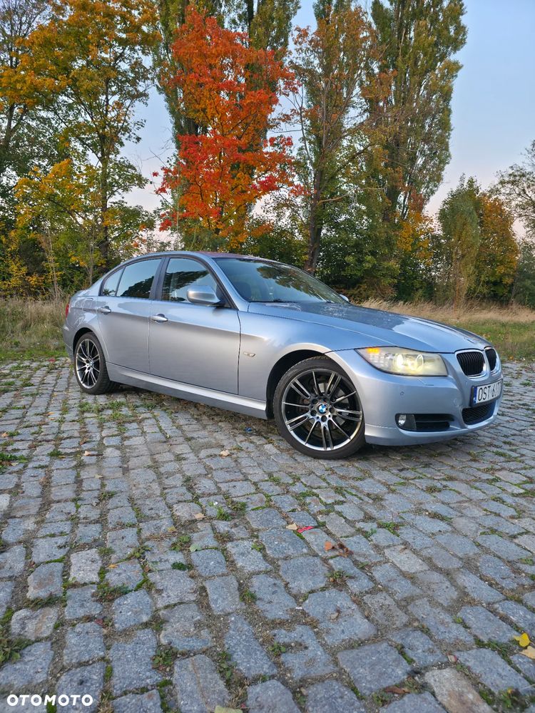 BMW Seria 3 320i - 1