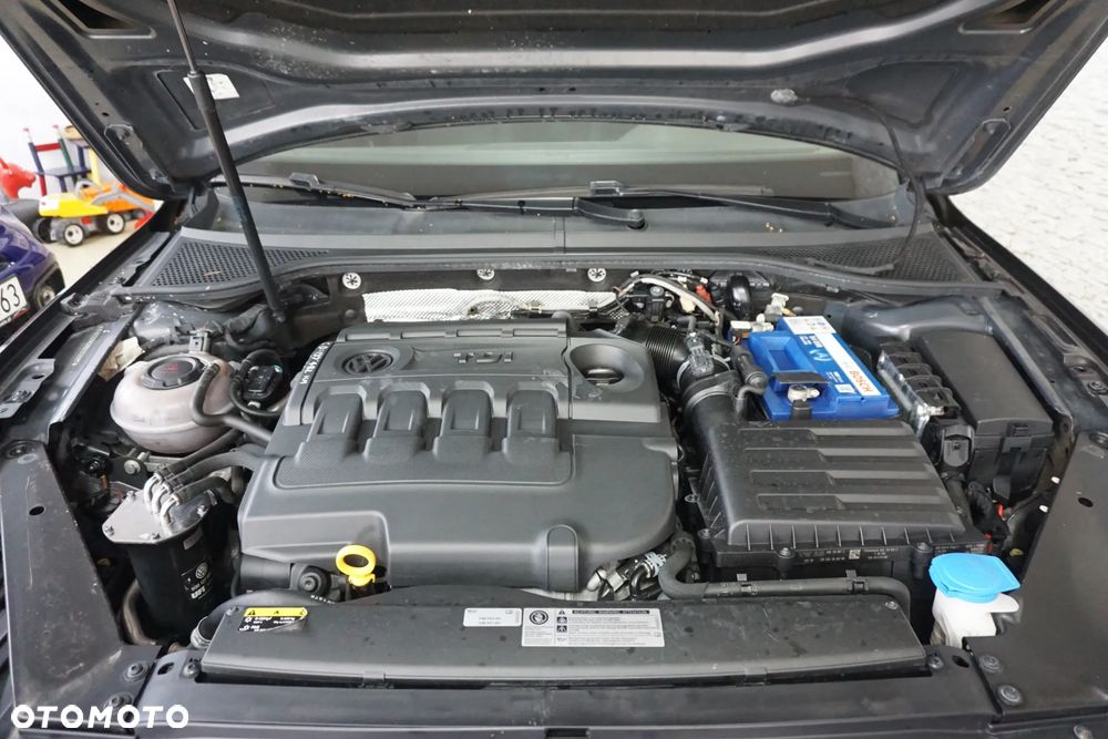 Volkswagen Passat Variant 1.6 TDI SCR DSG Comfortline - 8