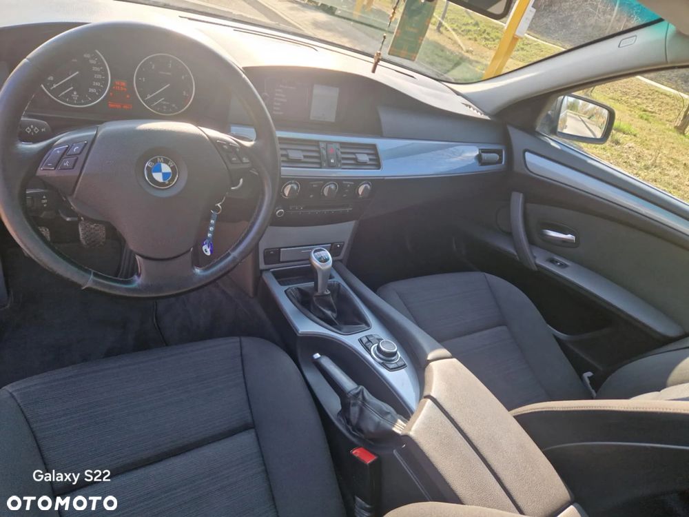 BMW Seria 5 520d - 25